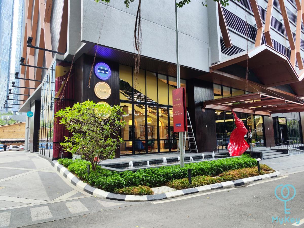 Scarletz Suites By Mykey Kuala Lumpur Exteriör bild The hotel's entrance